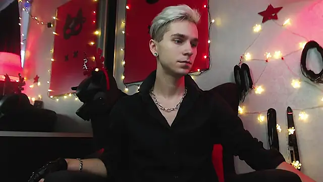 Snapshot of Joseph__Quinn chatting on December 26, 2024, 11:10 am Joseph Quinn online show from December 26, 2024, 11:10 am