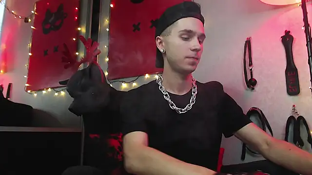 Snapshot of Joseph__Quinn chatting on January 4, 2025, 12:05 pm Joseph Quinn online show from January 4, 2025, 12:05 pm