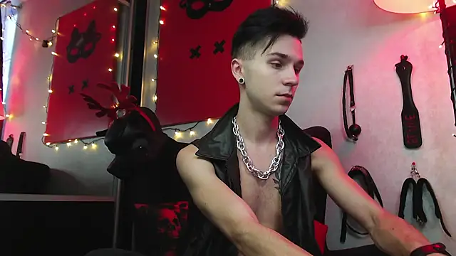 Snapshot of Joseph__Quinn chatting on January 5, 2025, 11:48 am Joseph Quinn online show from January 5, 2025, 11:48 am