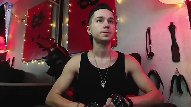 Snapshot of Joseph__Quinn chatting on January 8, 2025, 7:55 am Joseph Quinn online show from January 8, 2025, 7:55 am