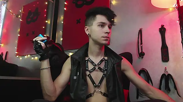 Snapshot of Joseph__Quinn chatting on January 10, 2025, 11:43 am Joseph Quinn online show from January 10, 2025, 11:43 am