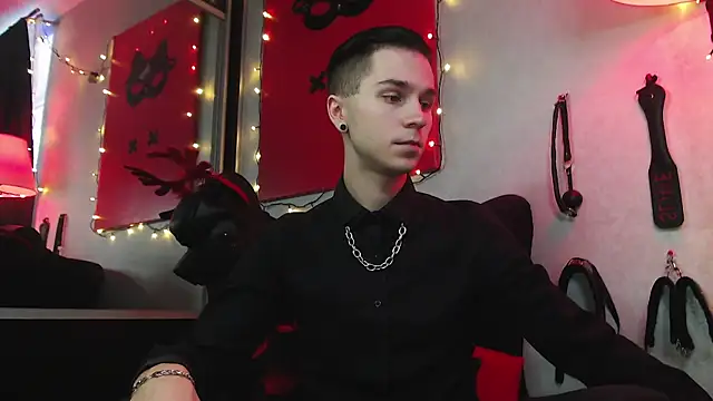 Snapshot of Joseph__Quinn chatting on January 12, 2025, 10:12 am Joseph Quinn online show from January 12, 2025, 10:12 am