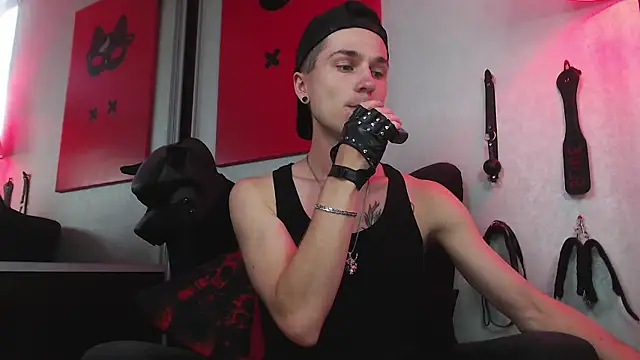 Snapshot of Joseph__Quinn chatting on February 14, 2025, 12:14 pm Joseph Quinn online show from February 14, 2025, 12:14 pm