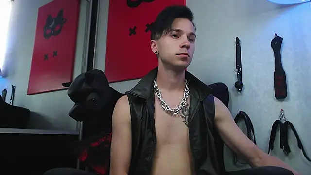 Snapshot of Joseph__Quinn chatting on February 16, 2025, 8:43 am Joseph Quinn online show from February 16, 2025, 8:43 am