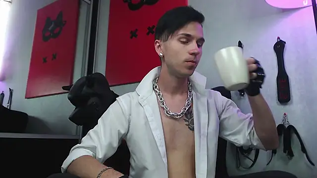 Snapshot of Joseph__Quinn chatting on February 17, 2025, 11:13 am Joseph Quinn online show from February 17, 2025, 11:13 am