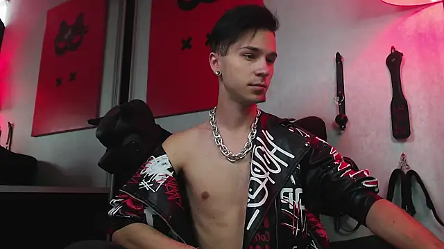 Snapshot of Joseph__Quinn chatting on February 19, 2025, 8:01 am Joseph Quinn online show from February 19, 2025, 8:01 am