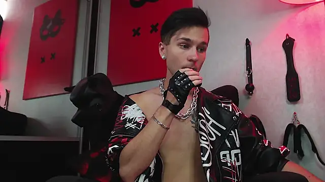 Snapshot of Joseph__Quinn chatting on February 19, 2025, 11:06 am Joseph Quinn online show from February 19, 2025, 11:06 am