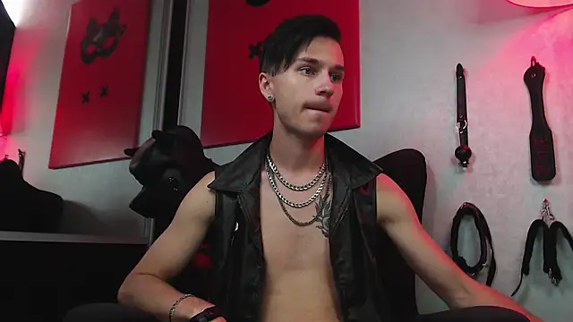 Snapshot of Joseph__Quinn chatting on February 21, 2025, 11:01 am Joseph Quinn online show from February 21, 2025, 11:01 am