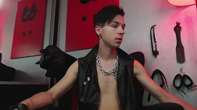 Snapshot of Joseph__Quinn chatting on February 26, 2025, 8:48 am Joseph Quinn online show from February 26, 2025, 8:48 am