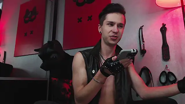 Snapshot of Joseph__Quinn chatting on March 2, 2025, 2:10 pm Joseph Quinn online show from March 2, 2025, 2:10 pm