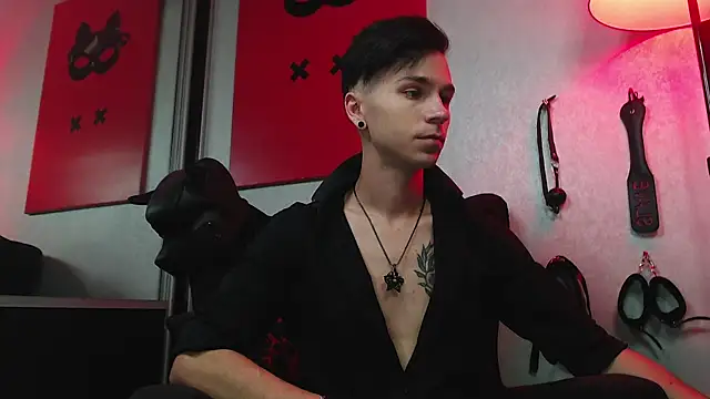 Snapshot of Joseph__Quinn chatting on March 7, 2025, 8:13 am Joseph Quinn online show from March 7, 2025, 8:13 am