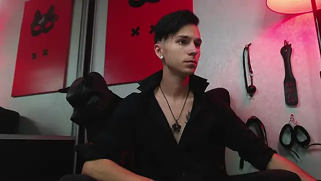 Snapshot of Joseph__Quinn chatting on March 7, 2025, 11:18 am Joseph Quinn online show from March 7, 2025, 11:18 am