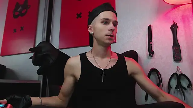 Snapshot of Joseph__Quinn chatting on March 8, 2025, 12:52 pm Joseph Quinn online show from March 8, 2025, 12:52 pm