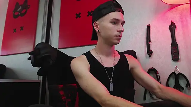 Snapshot of Joseph__Quinn chatting on March 9, 2025, 10:41 am Joseph Quinn online show from March 9, 2025, 10:41 am