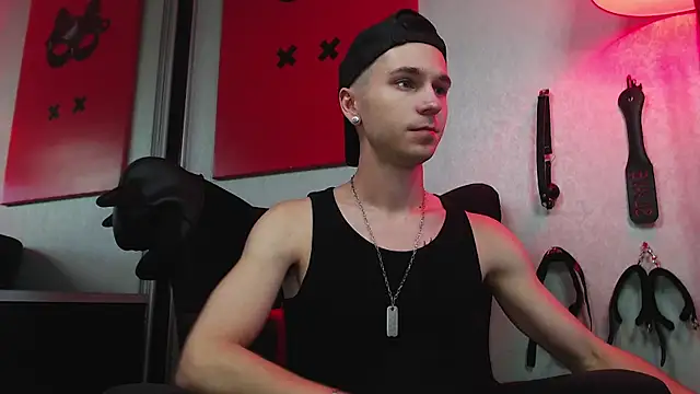 Snapshot of Joseph__Quinn chatting on March 9, 2025, 1:48 pm Joseph Quinn online show from March 9, 2025, 1:48 pm