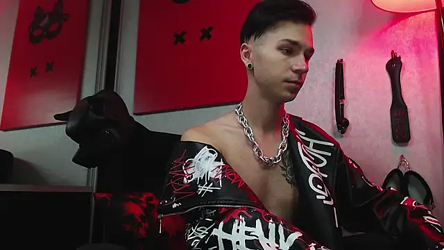 Snapshot of Joseph__Quinn chatting on March 10, 2025, 8:04 am Joseph Quinn online show from March 10, 2025, 8:04 am