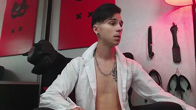 Snapshot of Joseph__Quinn chatting on March 11, 2025, 8:20 am Joseph Quinn online show from March 11, 2025, 8:20 am