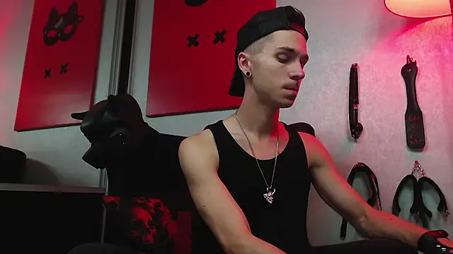 Snapshot of Joseph__Quinn chatting on March 14, 2025, 9:03 am Joseph Quinn online show from March 14, 2025, 9:03 am