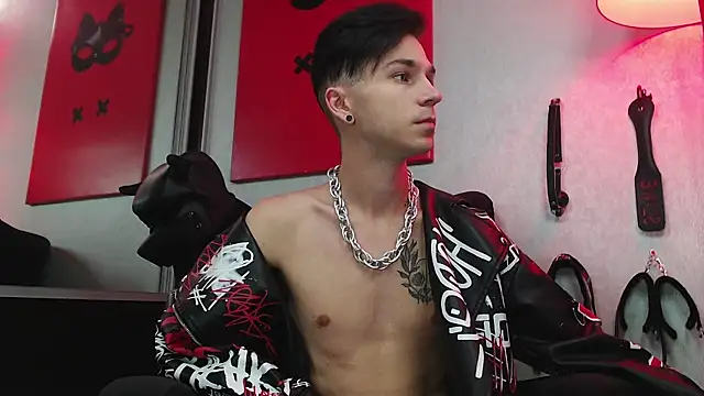 Snapshot of Joseph__Quinn chatting on March 15, 2025, 8:04 am Joseph Quinn online show from March 15, 2025, 8:04 am