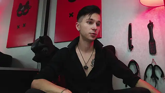 Snapshot of Joseph__Quinn chatting on March 17, 2025, 12:57 pm Joseph Quinn online show from March 17, 2025, 12:57 pm