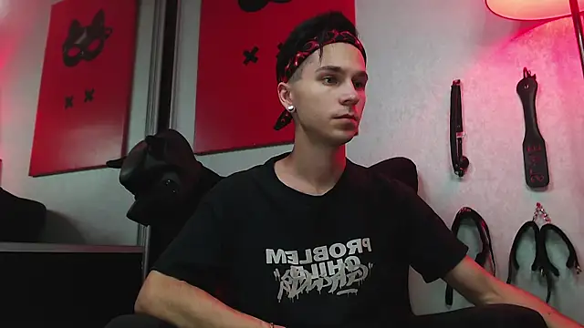 Snapshot of Joseph__Quinn chatting on March 22, 2025, 11:53 am Joseph Quinn online show from March 22, 2025, 11:53 am