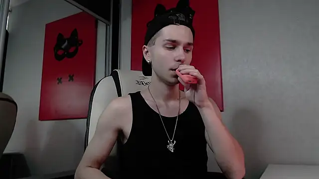 Snapshot of Joseph__Quinn chatting on September 20, 2025, 12:50 pm Joseph Quinn online show from September 20, 2025, 12:50 pm