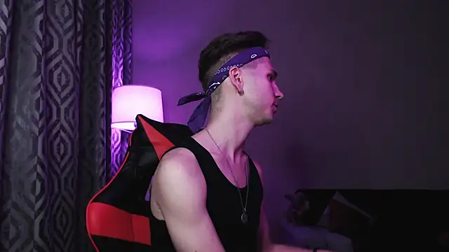 Snapshot of Joseph__Quinn chatting on October 15, 2025, 5:13 pm Joseph Quinn online show from October 15, 2025, 5:13 pm