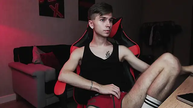 Snapshot of Joseph__Quinn chatting on October 20, 2025, 1:22 pm Joseph Quinn online show from October 20, 2025, 1:22 pm