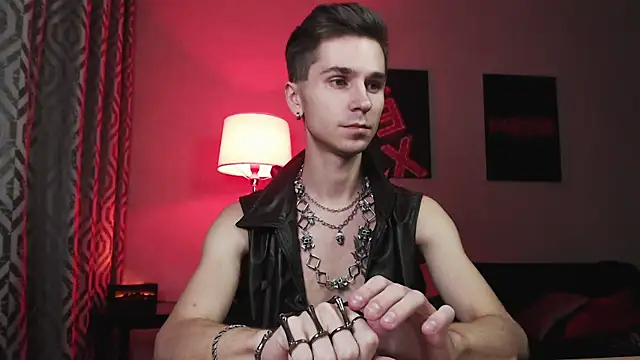 Snapshot of Joseph__Quinn chatting on October 29, 2025, 2:19 pm Joseph Quinn online show from October 29, 2025, 2:19 pm