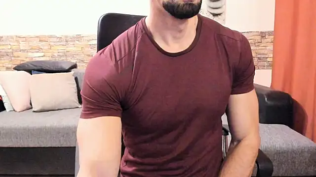 HotHunkTrainer online show from December 2, 2025, 8:41 am