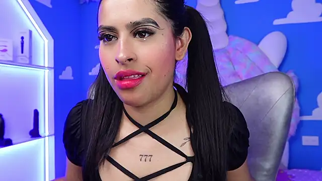 miss romyna online show from January 28, 2025, 2:32 am