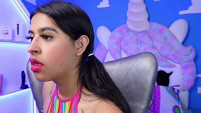 miss romyna online show from February 10, 2025, 11:04 am