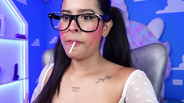 miss romyna online show from February 19, 2025, 2:12 pm