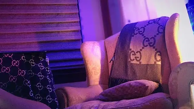 Snapshot of YouLikeBigDick9 chatting on February 24, 2025, 8:06 am YouLikeBigDick9 online show from February 24, 2025, 8:06 am