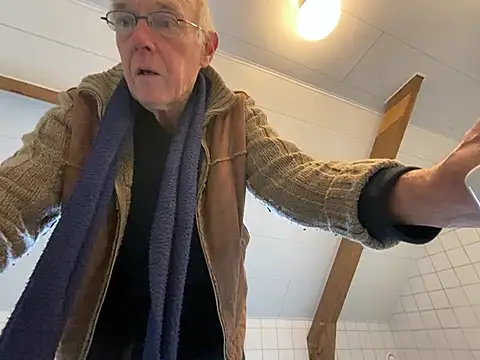 Snapshot of martxxxxx chatting on December 20, 2024, 9:54 am martxxxxx online show from December 20, 2024, 9:54 am