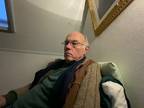 Snapshot of martxxxxx chatting on December 27, 2024, 3:48 pm martxxxxx online show from December 27, 2024, 3:48 pm