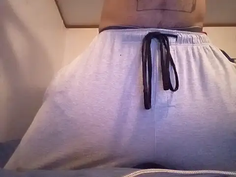 Xoc8  online show from February 17, 2025, 4:59 pm