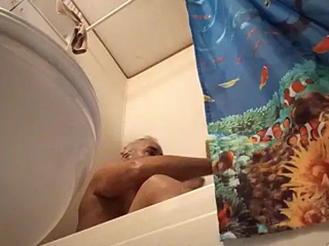 Xoc8  online show from October 16, 2025, 10:55 pm