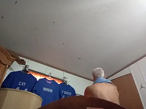 Xoc8  online show from October 18, 2025, 7:36 pm