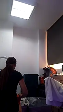 AnthonelaDuque online show from November 11, 2025, 11:32 am