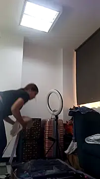 AnthonelaDuque online show from November 18, 2025, 11:47 am