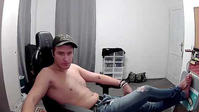 PKrisztian online show from October 28, 2025, 6:54 pm