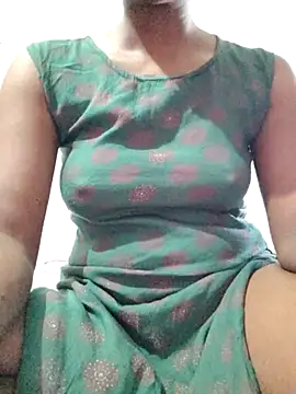 Snapshot of rituporna2004 chatting on November 6, 2025, 3:18 am rituporna2004 online show from November 6, 2025, 3:18 am