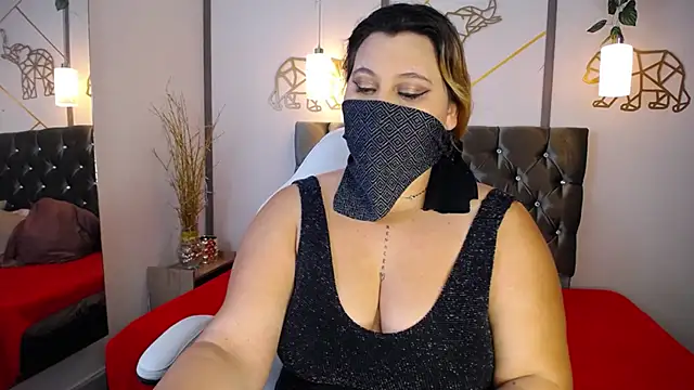 SalmaZaman online show from January 25, 2025, 5:40 pm