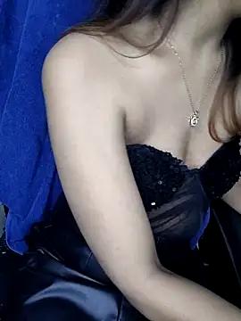 Snapshot of Leeeezzzz_roy chatting on November 24, 2025, 6:07 pm Leeeezzzz roy online show from November 24, 2025, 6:07 pm