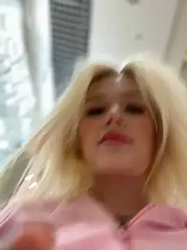 MilaDemies online show from December 20, 2024, 1:22 pm