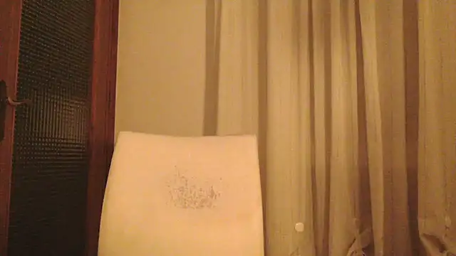 Snapshot of fragrance72 chatting on November 29, 2025, 10:35 pm fragrance72 online show from November 29, 2025, 10:35 pm