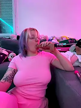 LaskaLeRoomba online show from December 3, 2025, 1:53 pm