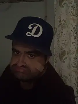 Miguel16i online show from December 8, 2024, 3:32 am