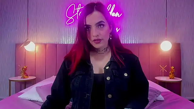 Snapshot of valeriee_millerr_ chatting on January 7, 2025, 6:35 pm valeriee millerr online show from January 7, 2025, 6:35 pm